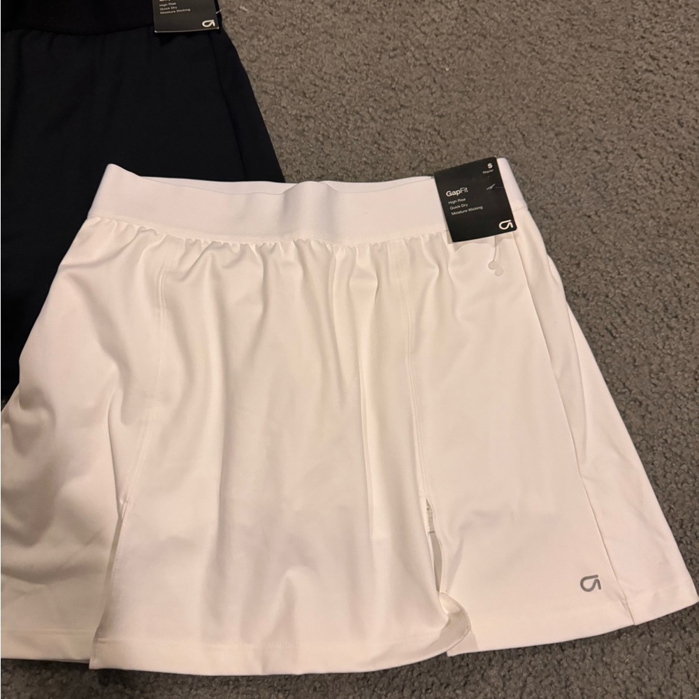 GapFit Eclipse Split-Front Exercise Skort - Picture 6 of 7